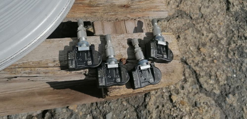 17 цола 5 х 114,3 мм Нисан / Рено / Дачия - 7,5 Инча / ЕТ 40