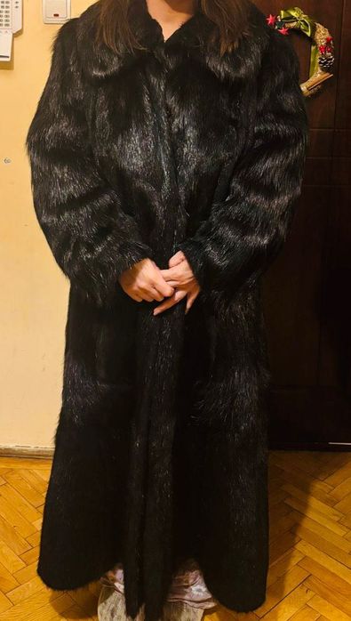 Haina de blana de nurca neagra -  NOUA, impecabila - marime L-XL