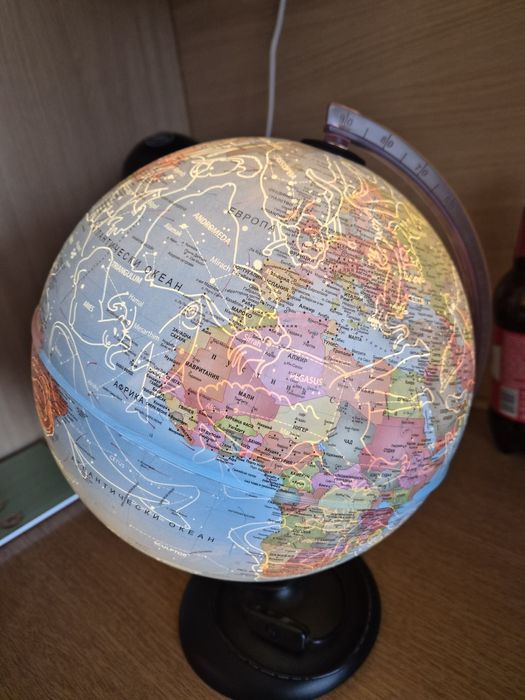 Глобус Ден и Нощ