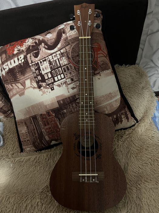 Укулеле акустическая. FLIGHT. Есть чехол