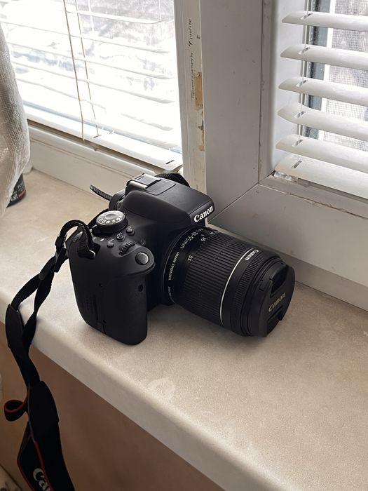 Фотоапарат Canon eos 750d