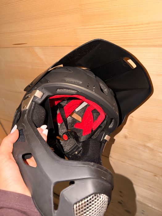 Cască Ciclism MTB / Downhill Uvex Jaccyl cu Protecție Bărbie Detașabilă (Copii / Juniori / Adulți)