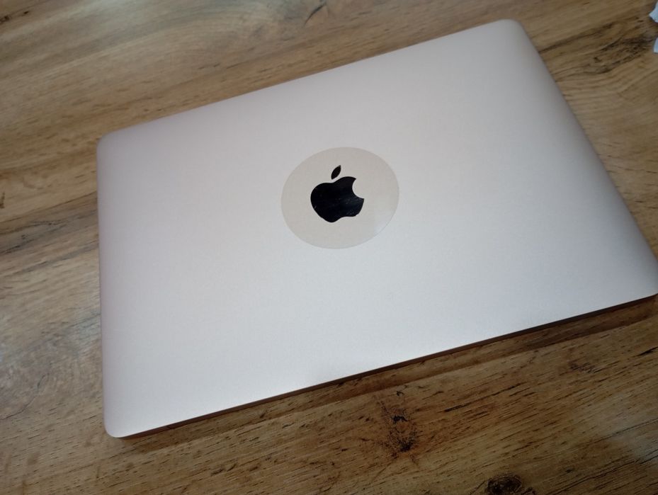 MacBook M1 16/512