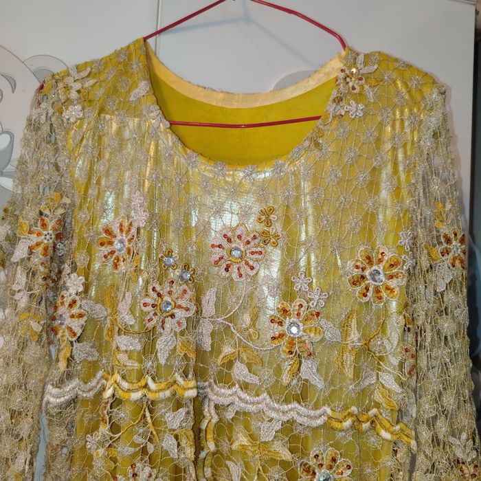 Келинча кийим сотилади