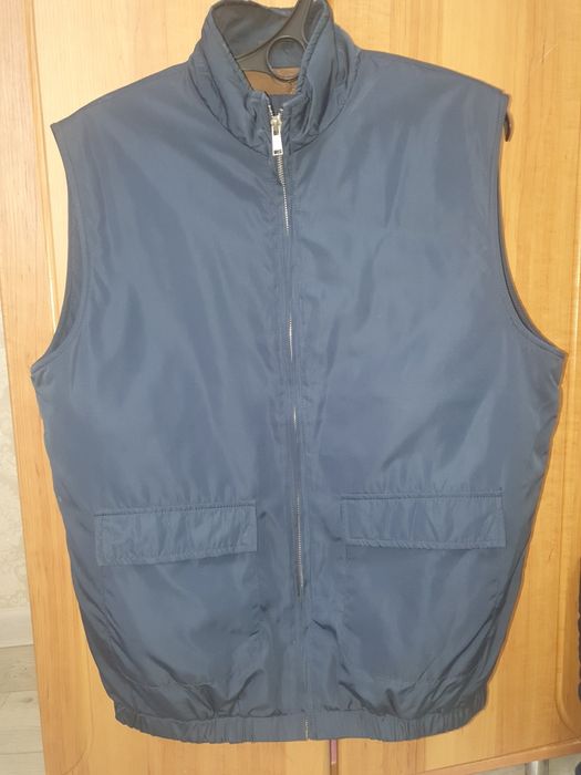 Продам безрукавку MSQ