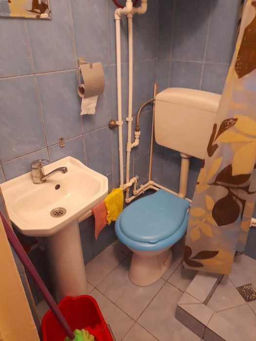 Închiriez garsoniera