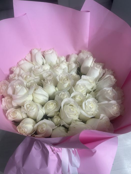 Продам белые розы 51 штук