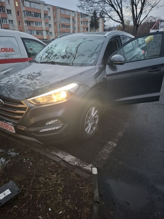 Vand hyundai tucson 2016 cu garantie