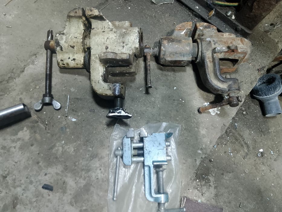 Тиски тики маленькие диски.