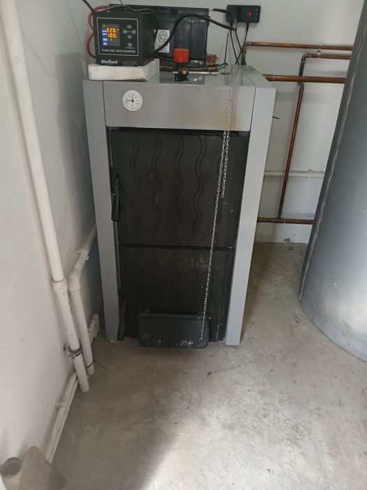 Centrală / Cazan din fontă Hunor LX 5 (28 kW) – Stare excelentă, folosită doar 3 luni