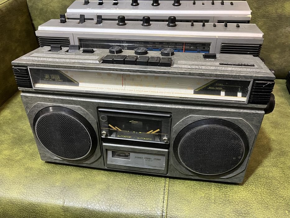 Radio vechi românesc de colecție Stereo Spatia RCS 001