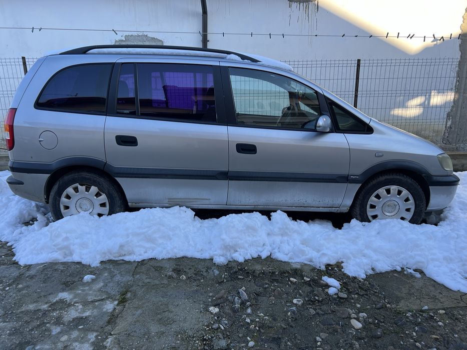 vând opel zafira 1.8 benzină pentru piese de schimb