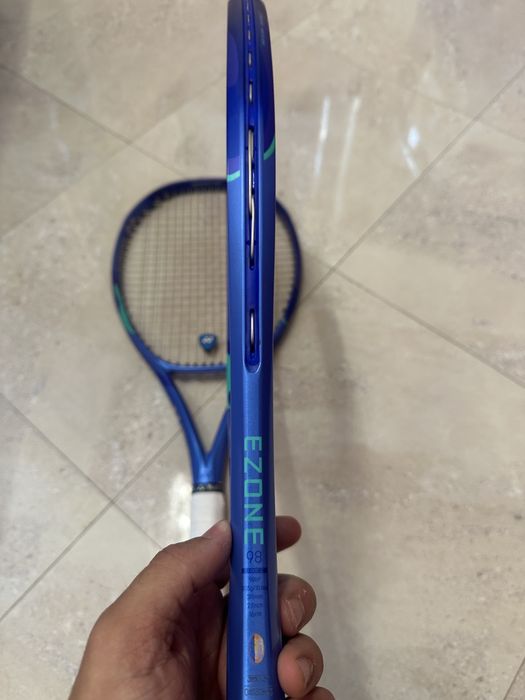 Yonex Ezone 98 305гр. Грип3