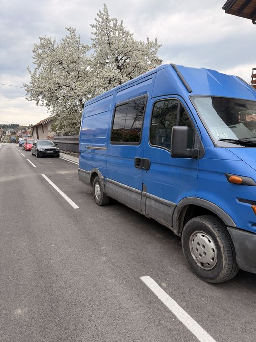 Продавам бус IVECO DAILY