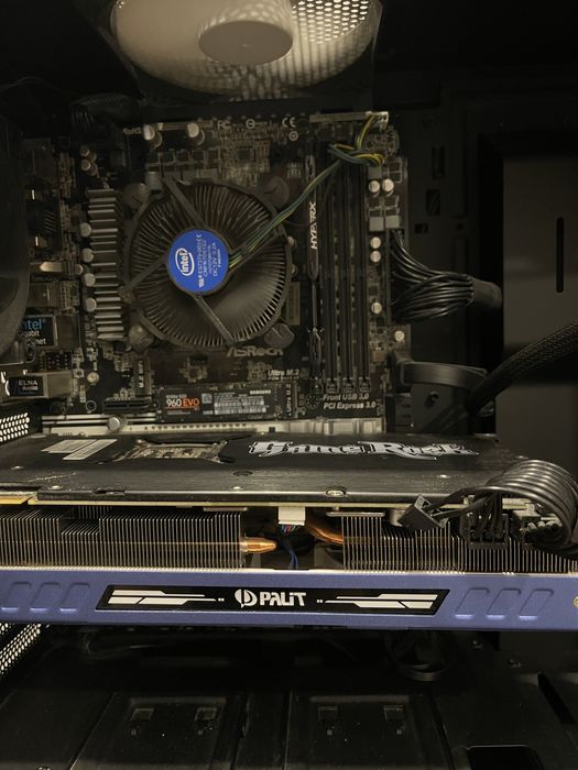 Геймърски компютър  RAZER intel core i7, 16 gb ram, Nvidia 8gb GPU, SSD + HDD ПЕРФЕКТЕН