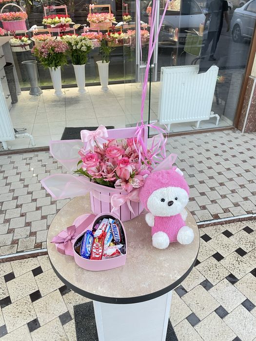 Цветы подарки сладки игрушки  Опши 260 сум