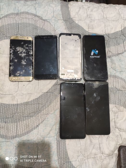 Продам телефон на запчасти samsung