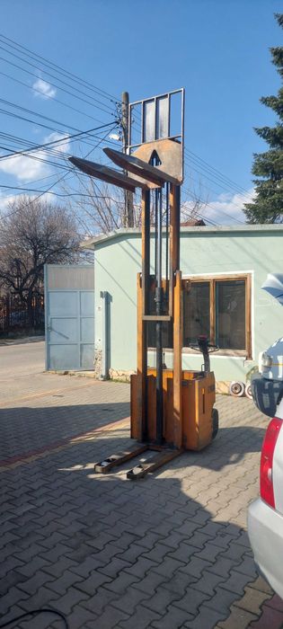 Високопвдигач самоходен Pimespo на акумолатори 1.5т -3метра