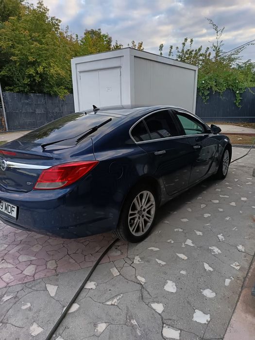 Opel insignia full clasa limuzină