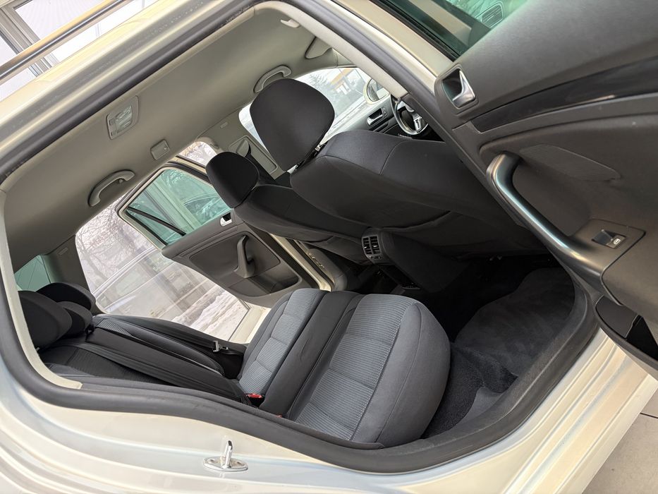 Volkswagen Golf 6 Break 2010/05 Comfortline | Finantare Rate Avans-0