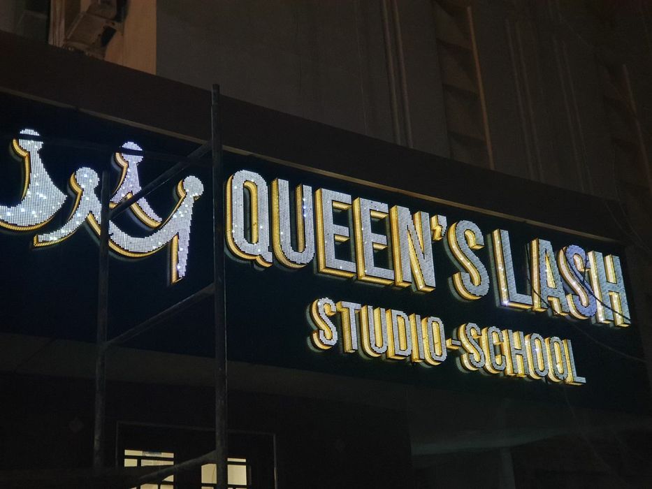 Tashqi reklama Poligrafiya Banner pechat Bukva Stend