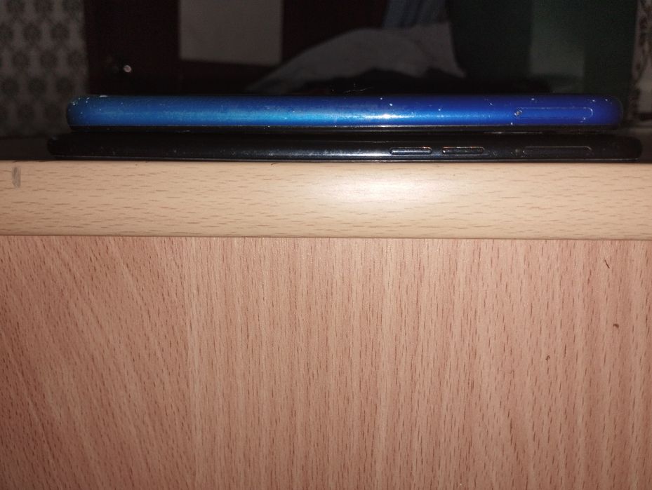 Два телефона Samsung a 10s 32Гб и redmi 7a могу по отдельности продать