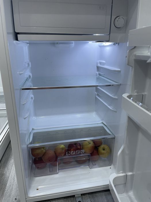 Мини холодильник с морозилкой