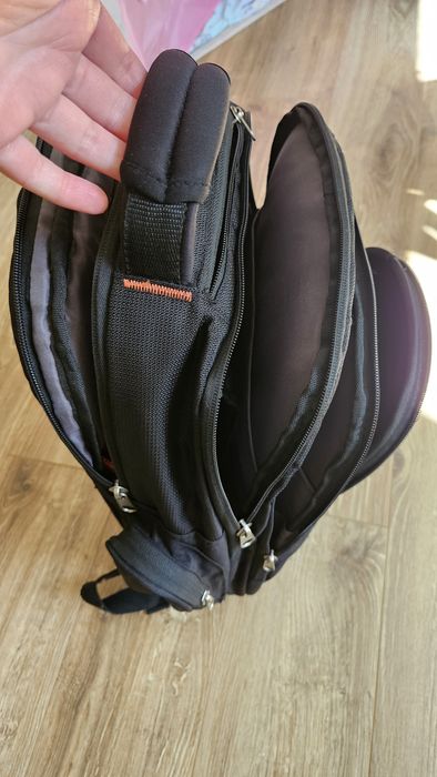 Rucsac laptop usor si incapator