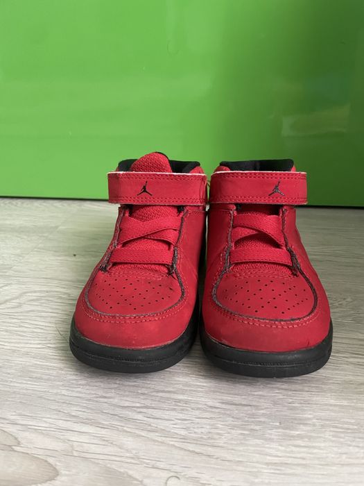 Adidasi jordan marimea 23,5 ,putini murdari in interior ,dar la prima spalare se ia