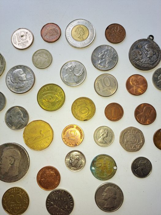 Продам монеты разных стран.