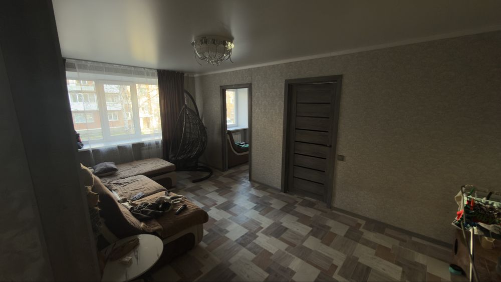 Продам 4 комнатную квартиру