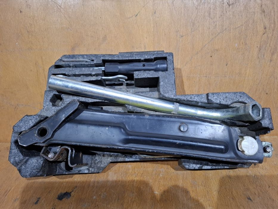 Домкраты на Ауди