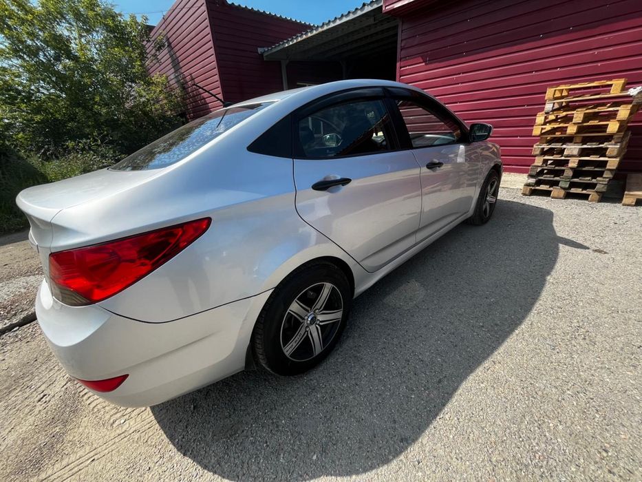 Hyundai Accent 2011