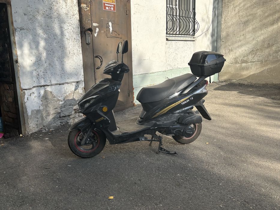 Продам Скутер м8