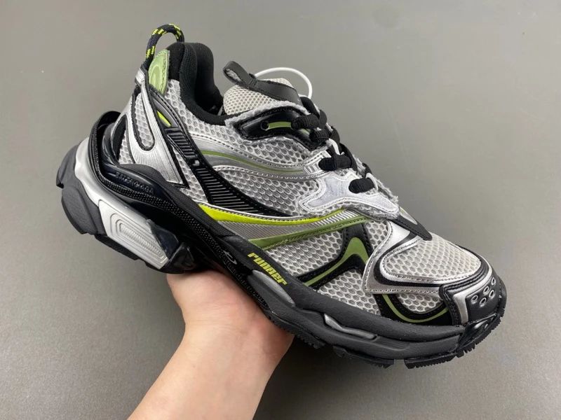 Balenciaga 7.5 - Black