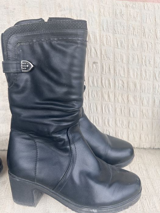 Барлығы 5мың тг. Аяқкиім сатылады