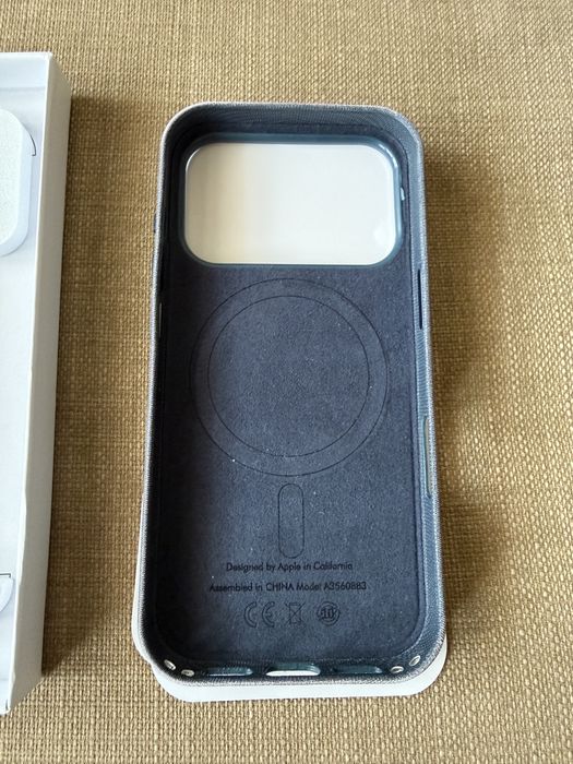 Husă TechWoven Iphone 17 Pro