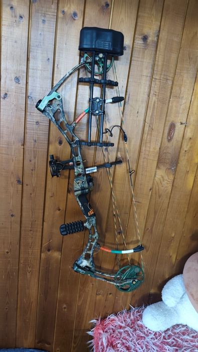 Продавам лък на марката Bear TRUTH2  доста запазен