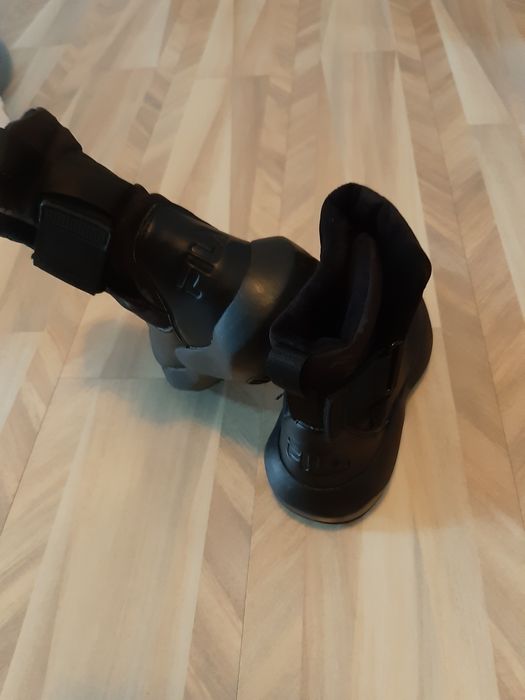 Продам ботинки Fila