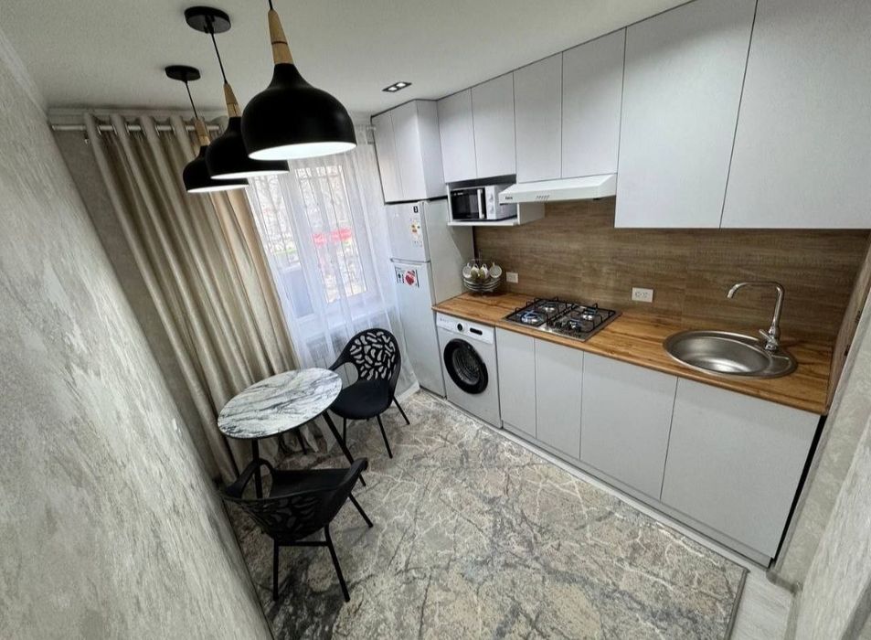 1/2/5 квартира 28м.кв на Новомосковской