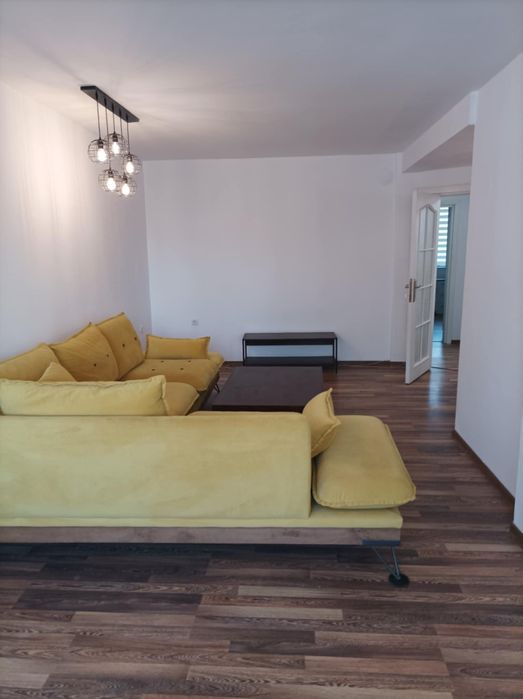 Дава се под наем Тристаен апартамент в Казанлък - 100 кв.м за 357 € - Снимка #1