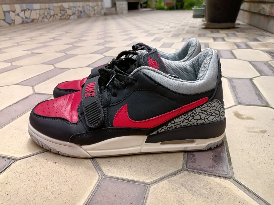 Продам кожаные кроссовки.