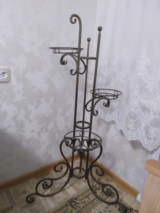 Подставка для цветов