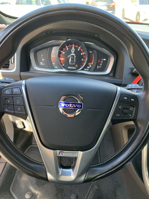 Volvo V60 2.0 190к.с. R-DESIGN Сервизна История Нов Внос