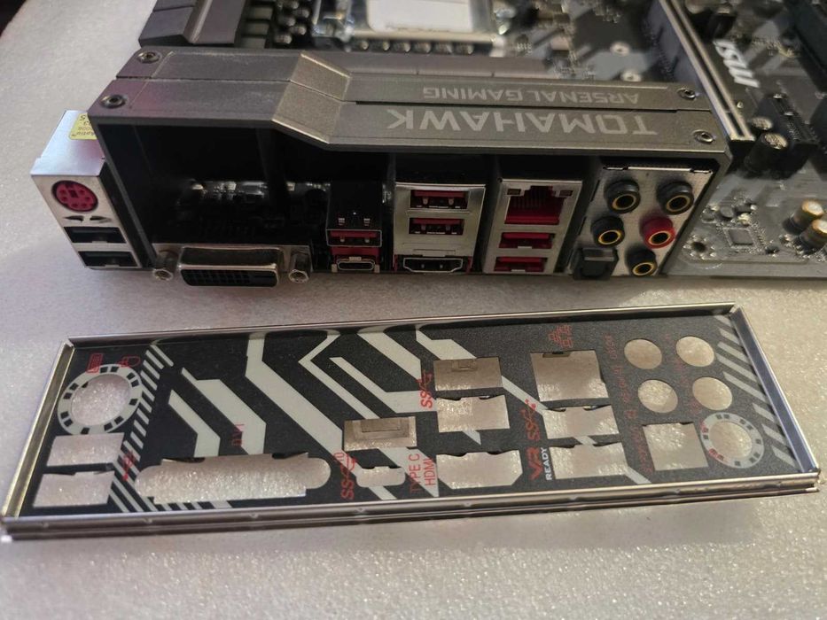 Placa de baza MSI Z370 TOMAHAWK Intel LGA 1151, Chipset Z370, ATX, DDR4 + I/O Shield