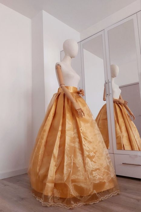 Бална пола в златно с кринолин Органза Сатен Дантела Булчинска рокля