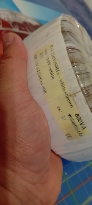 Transfoator 220v/110v/ 800W