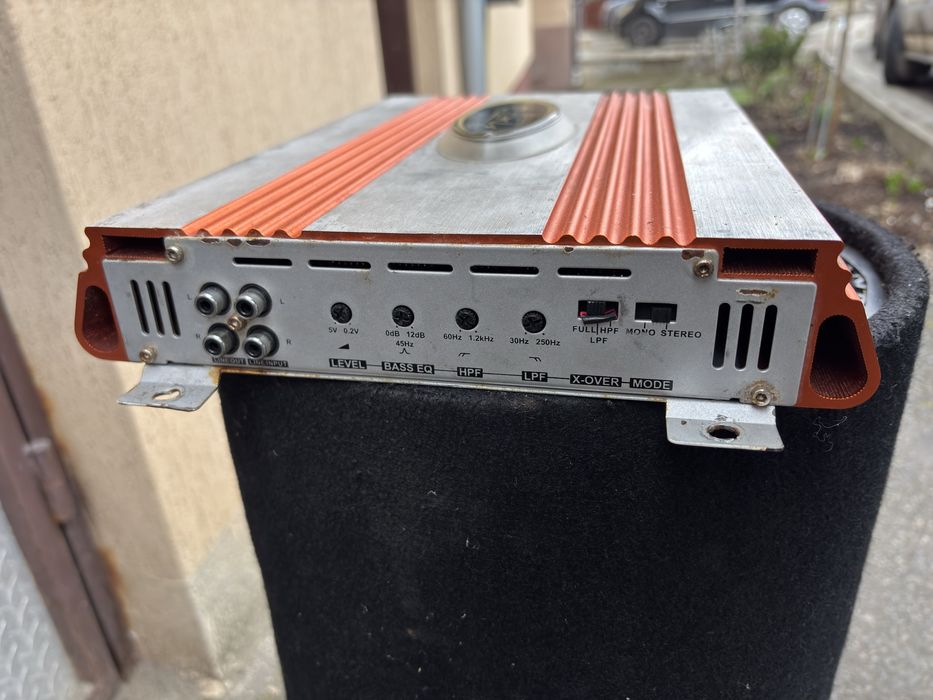 Vând tub de bass JBL 1000 W