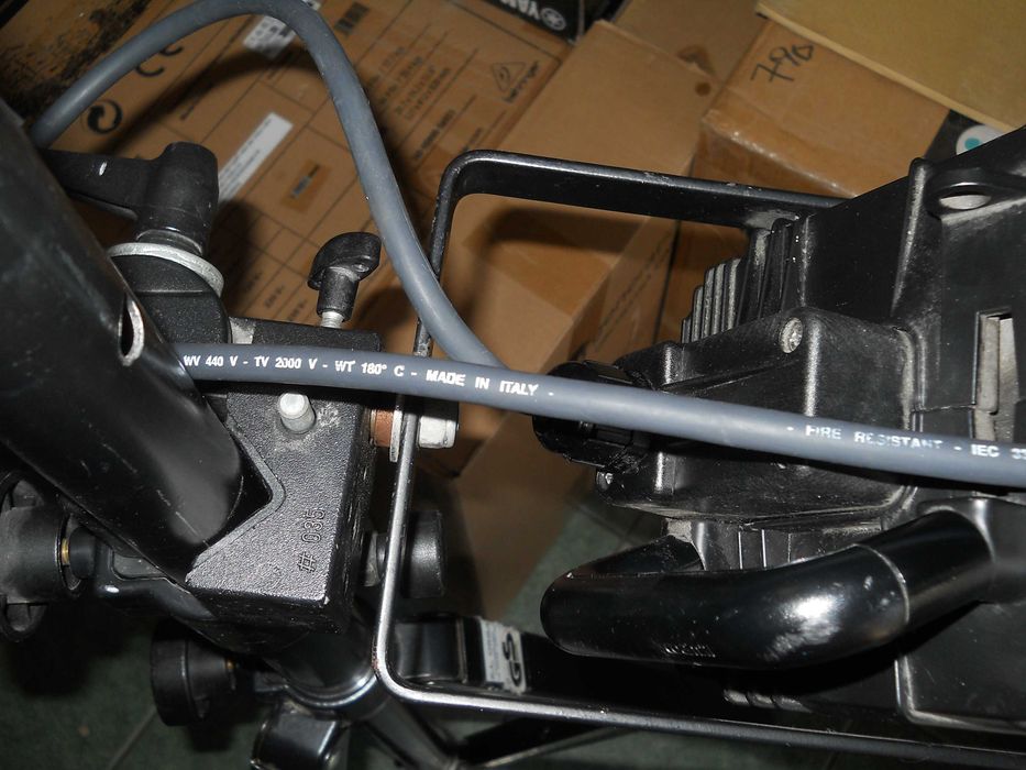 Fresnel Teatro Punto PC500