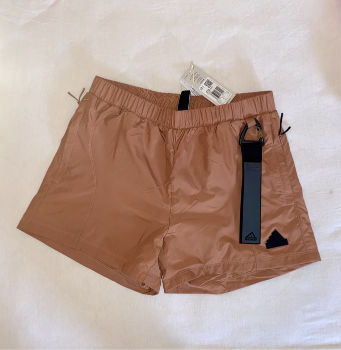 Дамски панталони adidas Къси панталони Adidas Спортни панталони Adidas